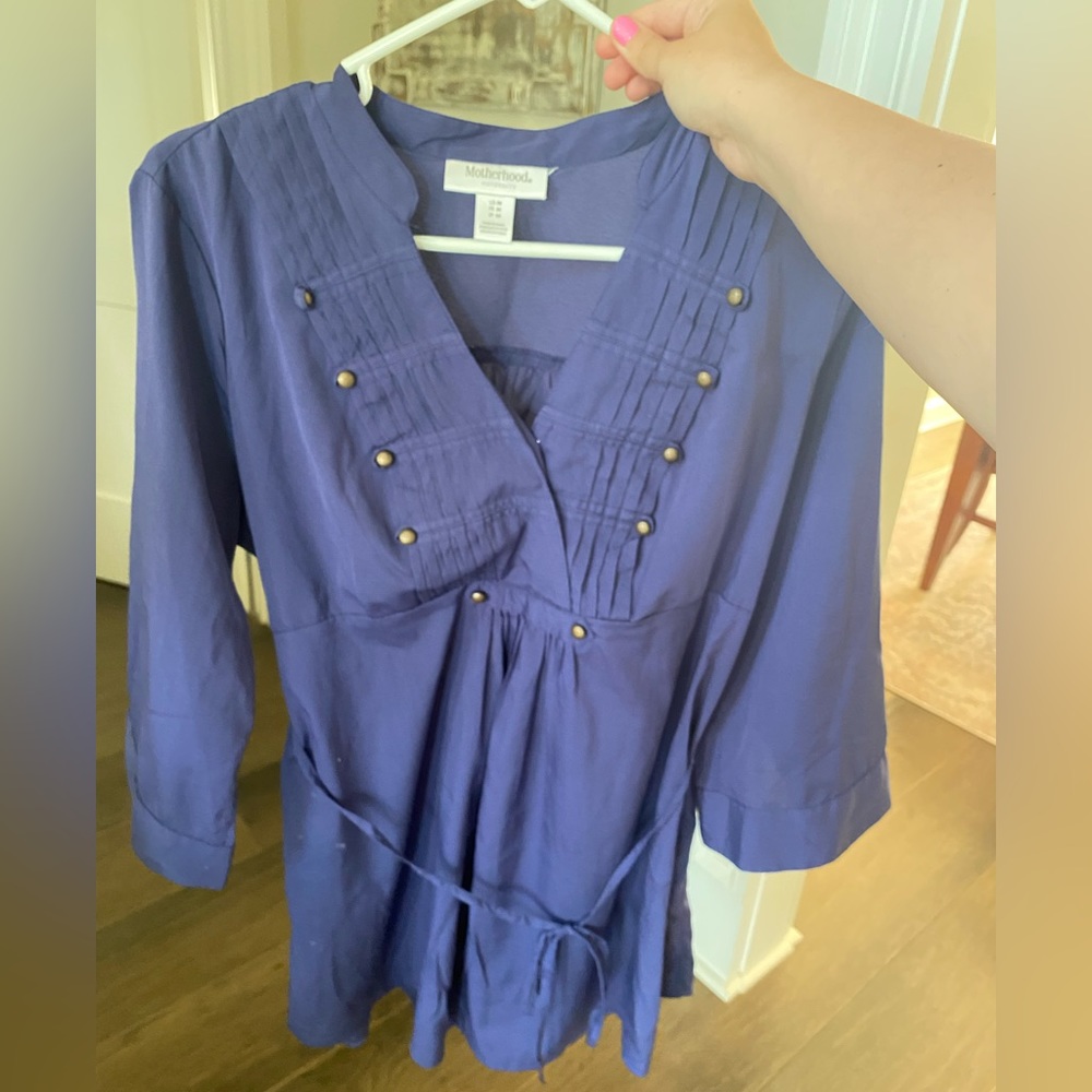 Motherhood Maternity blouse. Purple/bluish. 3 1/4 length sleeve. LIKE NEW!